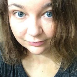 Meet your Posher, Hollie